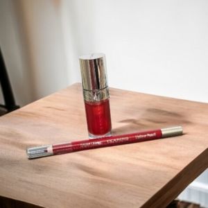 Clarins lip comfort oil & lip liner pencil bundle